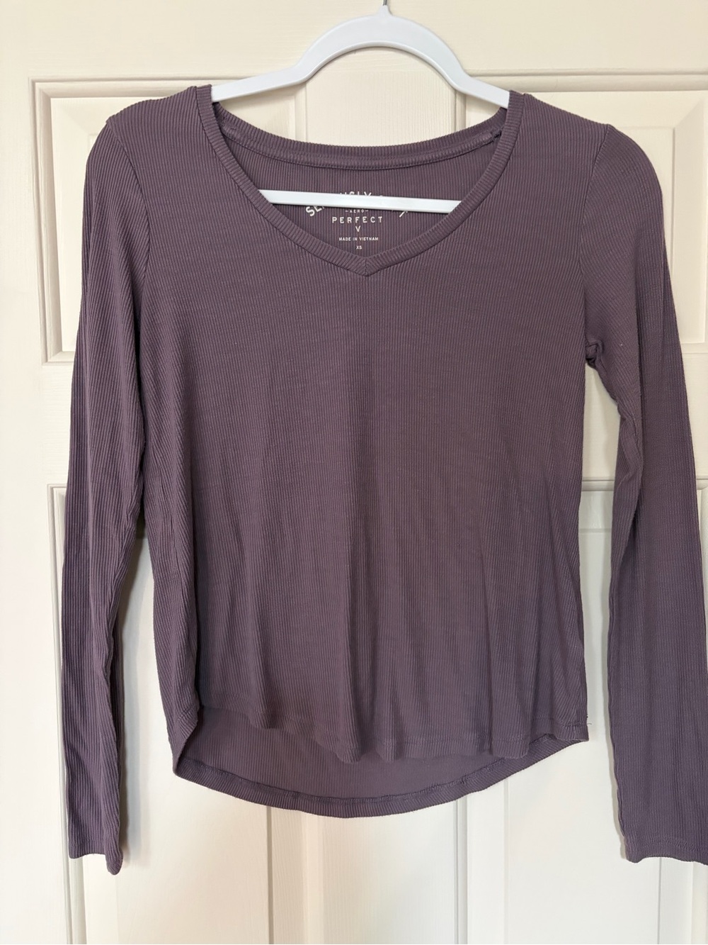 Ribbed V-Neck Long Sleeve Top - Mauve
